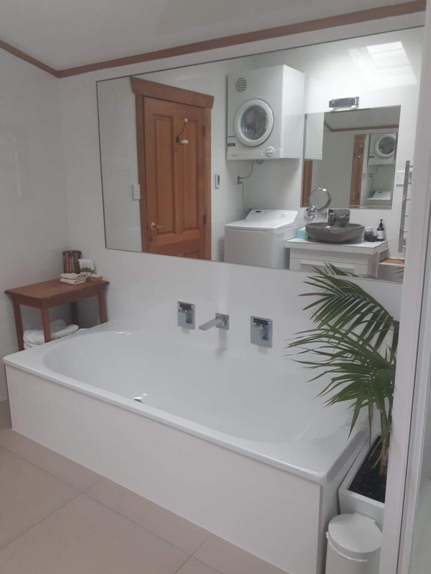 Tarawhata Thermal Apartment New Plymouth Eksteriør bilde